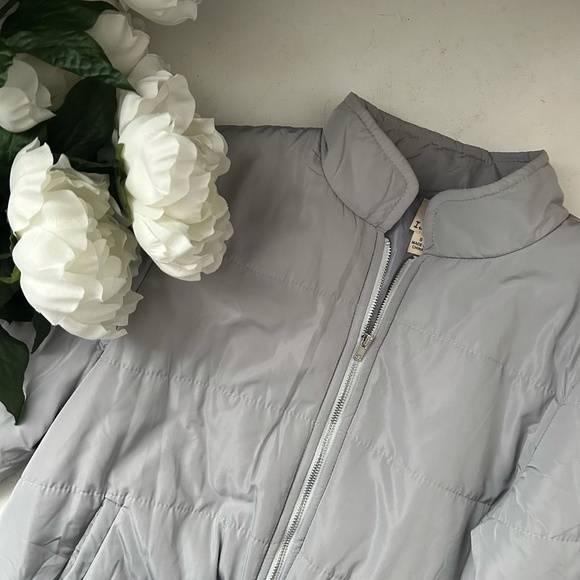 Gray Puffer Jacket _ Small _ Fitting _ Winter - Picture 1 of 4